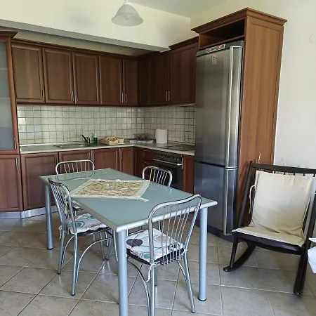 Voula Kourbeti شقة *