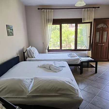 Апартаменты Voula Kourbeti *